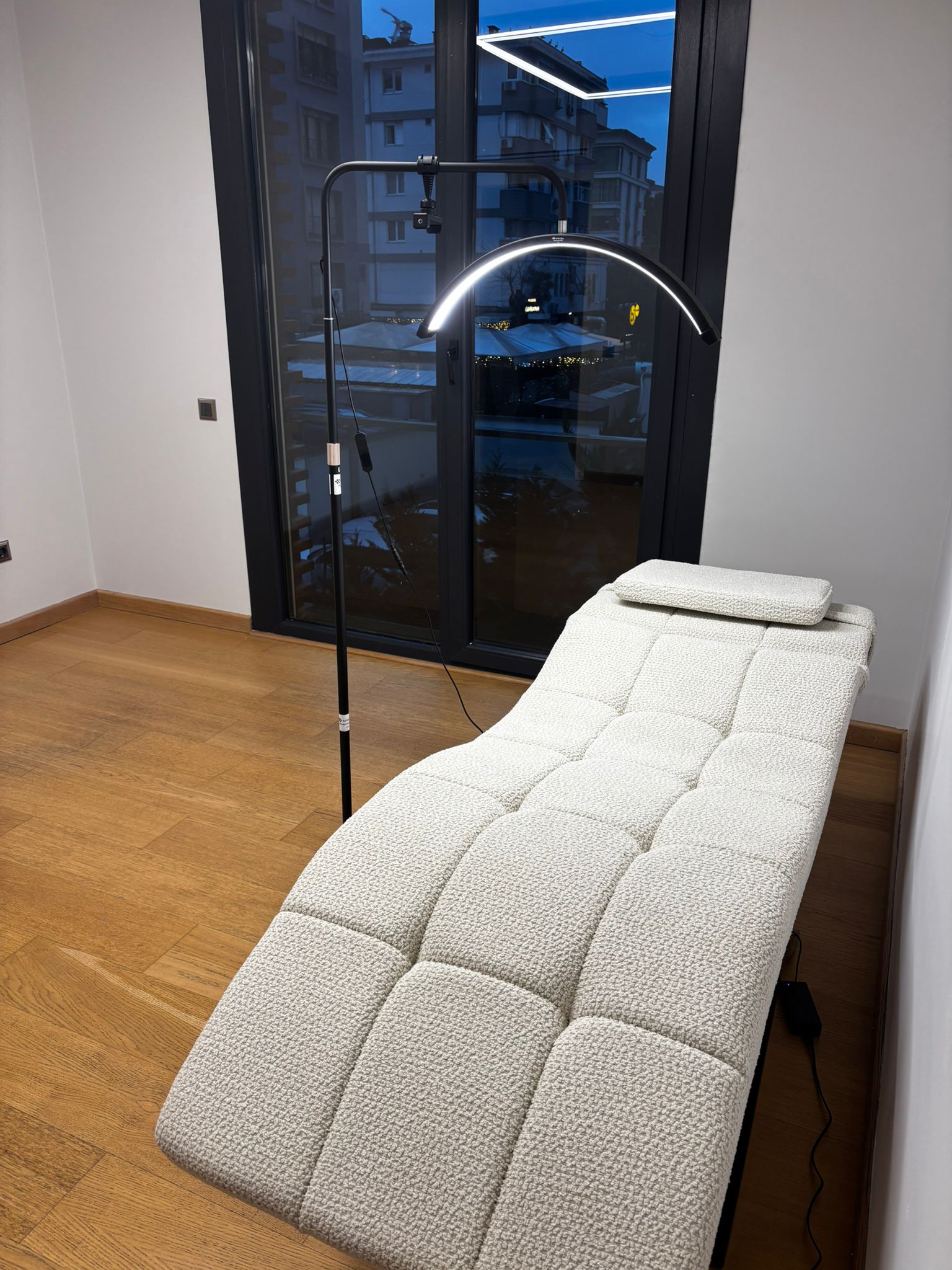 Kaş & Kirpik Bölümü